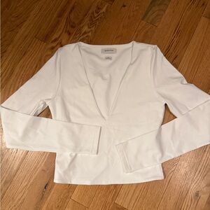 Aritzia contour v-neck NEVER WORN